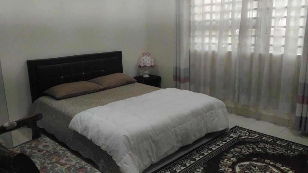 Kenanga Homestay Nilai Exteriér fotografie