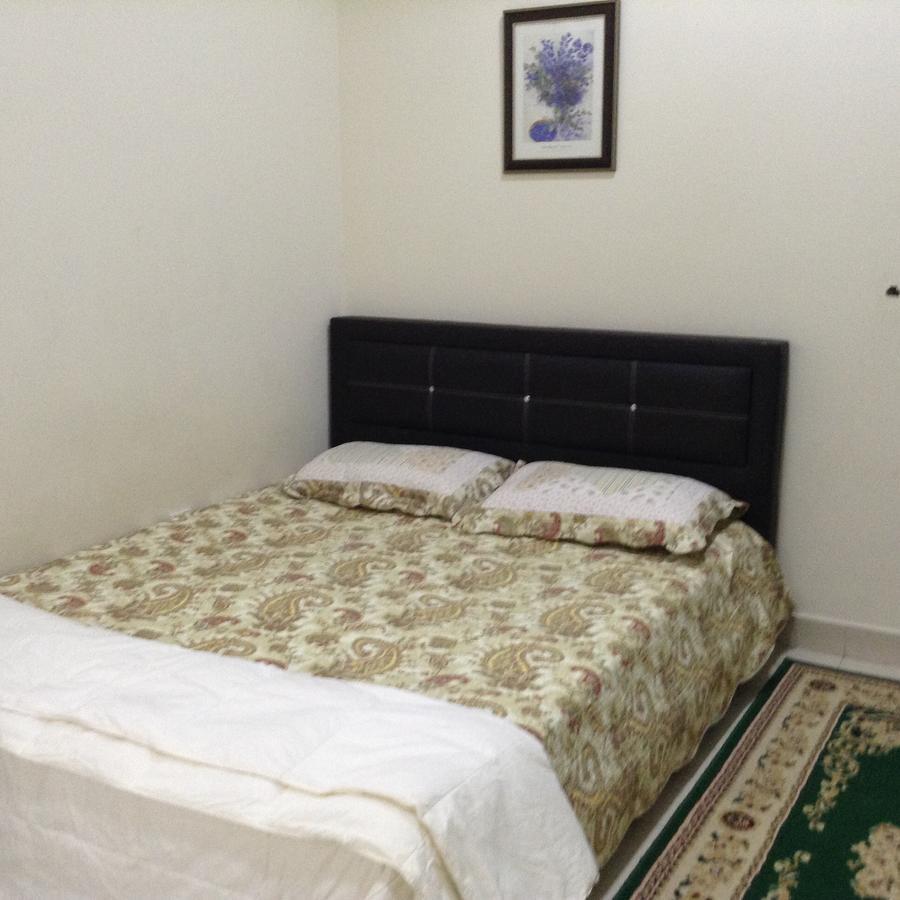 Kenanga Homestay Nilai Exteriér fotografie