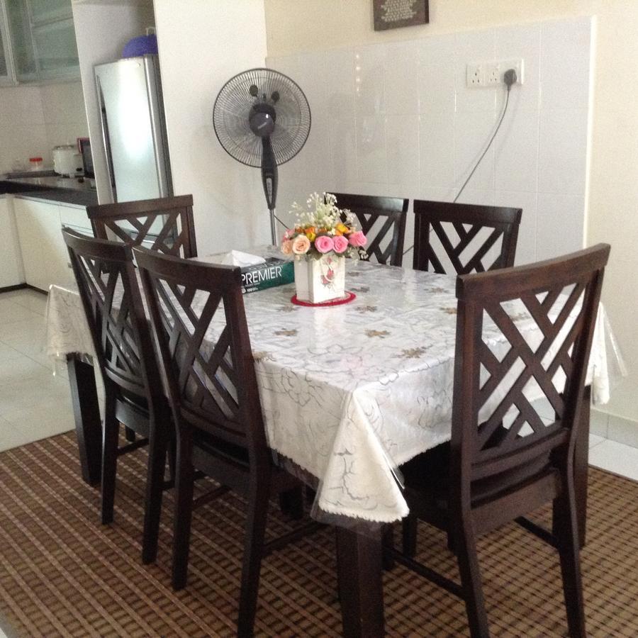 Kenanga Homestay Nilai Exteriér fotografie
