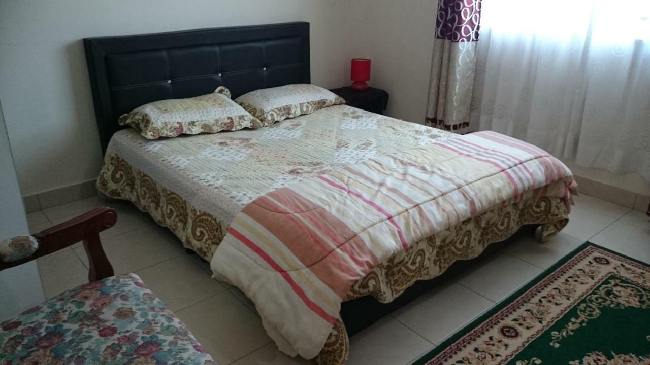 Kenanga Homestay Nilai Exteriér fotografie